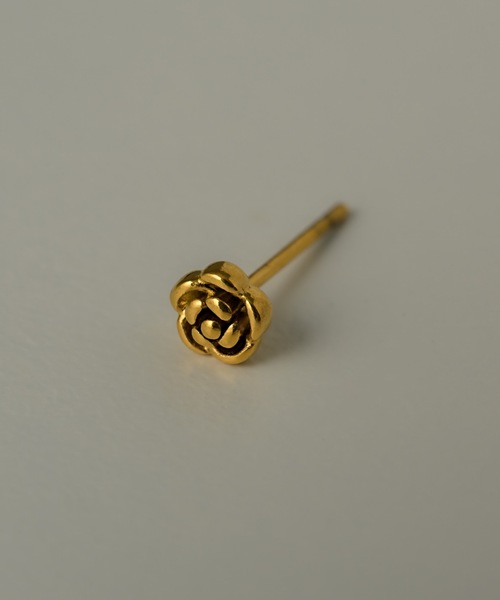 muku(ムク)の「PIERCE / MINIMUM ROSE(ピアス(両耳用)・レディース・シルバー/ゴールド・FREE)」の7枚目の写真