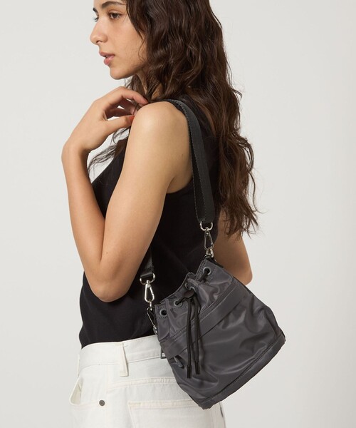 green label relaxing（グリーンレーベルリラクシング）の「MINI ハッスイ ドロスト 2WAY バッグ -はっ水-（ショルダーバッグ・レディース・ブラック/オフホワイト/ネイビー/モカ/ロイヤルブルー/ブラウン/グレー系/その他2・FREE）」の4枚目の写真