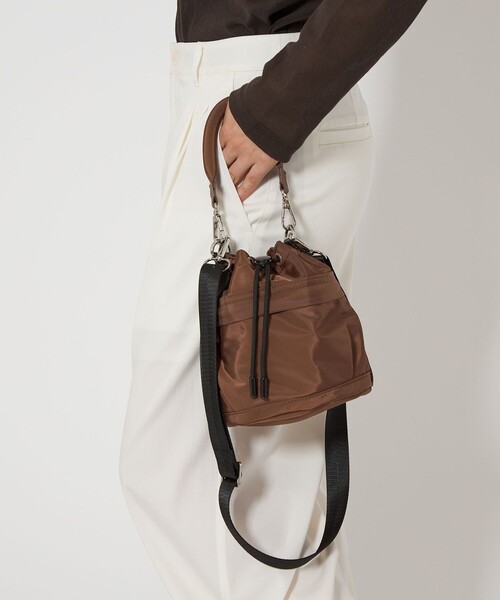 green label relaxing（グリーンレーベルリラクシング）の「MINI ハッスイ ドロスト 2WAY バッグ -はっ水-（ショルダーバッグ・レディース・ブラック/オフホワイト/ネイビー/モカ/ロイヤルブルー/ブラウン/グレー系/その他2・FREE）」の5枚目の写真