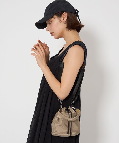 green label relaxing(グリーンレーベルリラクシング)の「MINI ハッスイ ドロスト 2WAY バッグ -はっ水-(ショルダーバッグ・レディース・ブラック/オフホワイト/ネイビー/モカ/ロイヤルブルー/ブラウン/グレー系/その他2・FREE)」の11枚目の写真