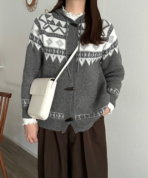 Cham.(チャム)の「ノルディック柄フーディ付きニット(ニット/セーター・レディース・グレー・F)」の10枚目の写真