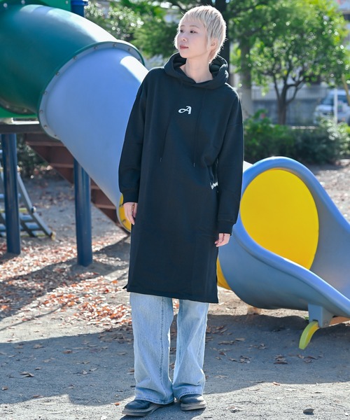 Alite cloth(アリーテクロス)の「ワンポイントプリントチュニック(スウェット・レディース・ブラック/ネイビー/ピンク/ホワイト・L/M)」の2枚目の写真