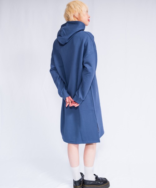 Alite cloth(アリーテクロス)の「ワンポイントプリントチュニック(スウェット・レディース・ブラック/ネイビー/ピンク/ホワイト・L/M)」の5枚目の写真