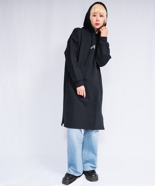 Alite cloth(アリーテクロス)の「ワンポイントプリントチュニック(スウェット・レディース・ブラック/ネイビー/ピンク/ホワイト・L/M)」の6枚目の写真
