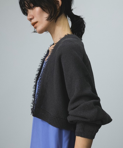 SALON adam et rope'（サロン アダム エ ロペ）の「ペーパーヤーンクロップドカーディガン/ボレロ［吸水速乾・洗える］（カーディガン/ボレロ・レディース・ブルー/オフホワイト/チャコールグレー・FREE）」の22枚目の写真