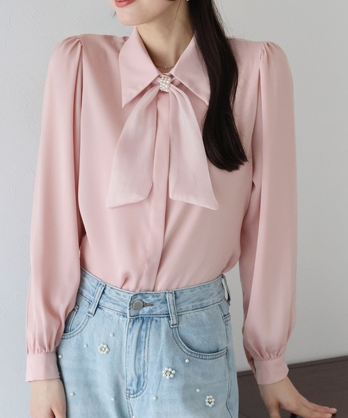 BLUEEAST（ブルーイースト）の「《5色展開》パールモチーフリボンブラウス（シャツ/ブラウス・レディース・ホワイト/ミント/ブラック/ベージュ/ピンク・MEDIUM）」の5枚目の写真