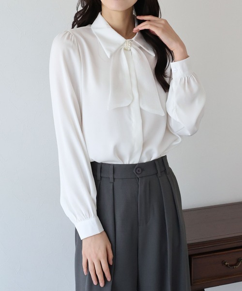 BLUEEAST（ブルーイースト）の「《5色展開》パールモチーフリボンブラウス（シャツ/ブラウス・レディース・ホワイト/ミント/ブラック/ベージュ/ピンク・MEDIUM）」の8枚目の写真