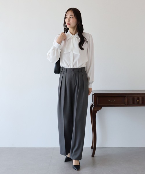 BLUEEAST（ブルーイースト）の「《5色展開》パールモチーフリボンブラウス（シャツ/ブラウス・レディース・ホワイト/ミント/ブラック/ベージュ/ピンク・MEDIUM）」の11枚目の写真