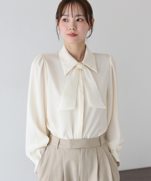 TO BE CHIC 定価38500円　リネンブラウス　パール　リボン　ブルー TO BE CHIC 定価38500円 リネンブラウス パール リボン ブルー