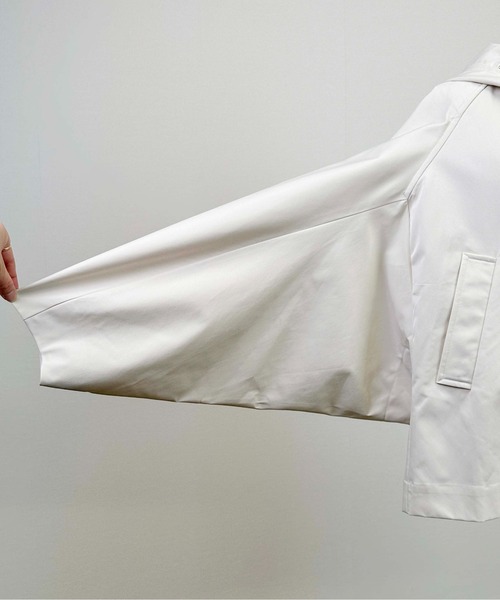 LUGIVA（ルギヴァ）の「ドルマンスリーブマウンテンパーカー（ブルゾン・レディース・ネイビー/オフホワイト・M）」の22枚目の写真