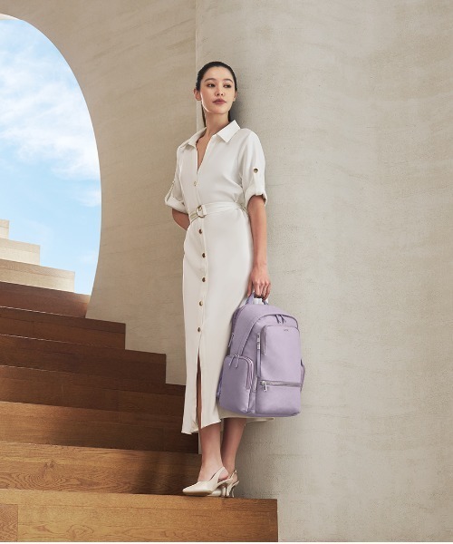 TUMI トゥミ リュック 花柄 キャリー掛け可 希少 お洒落 可愛い A4 トゥミの新作リュック! ヒョウ柄とか柄物を着ることが多いから