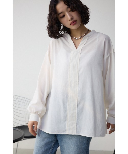 AZUL by moussy(アズールバイマウジー)の「バックタックオープンスキッパー(シャツ/ブラウス・レディース・ホワイト系その他/オフホワイト/ブラック・FREE)」の4枚目の写真