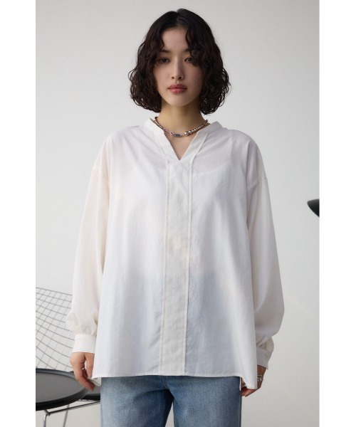 AZUL by moussy(アズールバイマウジー)の「バックタックオープンスキッパー(シャツ/ブラウス・レディース・ホワイト系その他/オフホワイト/ブラック・FREE)」の7枚目の写真