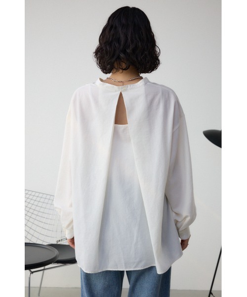 AZUL by moussy(アズールバイマウジー)の「バックタックオープンスキッパー(シャツ/ブラウス・レディース・ホワイト系その他/オフホワイト/ブラック・FREE)」の9枚目の写真