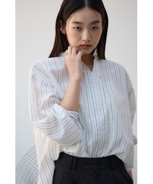 AZUL by moussy(アズールバイマウジー)の「バックタックオープンスキッパー(シャツ/ブラウス・レディース・ホワイト系その他/オフホワイト/ブラック・FREE)」の15枚目の写真