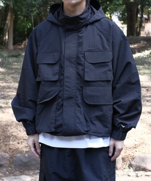 BROKEN BASE（ブロークンベース）の「マルチポケットナイロンブルゾン（ナイロンジャケット・メンズ・アイボリー/ブラック系/ネイビー・SMALL/MEDIUM/LARGE）」の4枚目の写真