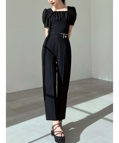 RESEXXY(リゼクシー)の「センタープレステーパードパンツ【セットアップ着用可能】(その他パンツ・レディース・アイボリー/ブラック/その他1・FREE)」の2枚目の写真