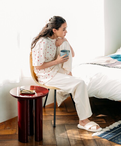 FREAK'S STORE（フリークスストア）の「FRUIT OF THE LOOM × FREAK'S STORE/フルーツオブザルーム 別注 ハートTシャツ無地パンツルームセット/パジャマセット（ルームウェア/パジャマ・レディース・グレー/オフホワイト・SMALL/MEDIUM）」の8枚目の写真