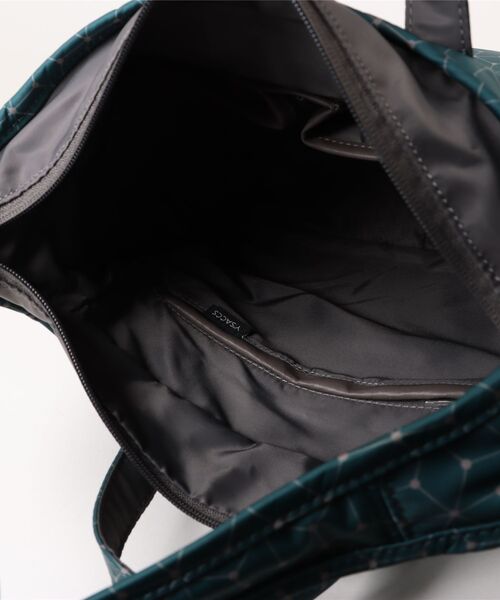 Y'SACCS(イザック)の「キュービック×ポイントドット 2WAYトート&ショルダー Sサイズ(ショルダーバッグ・レディース・イエロー/ブラック/ブルー/グレイッシュベージュ/グレー・FREE)」の11枚目の写真