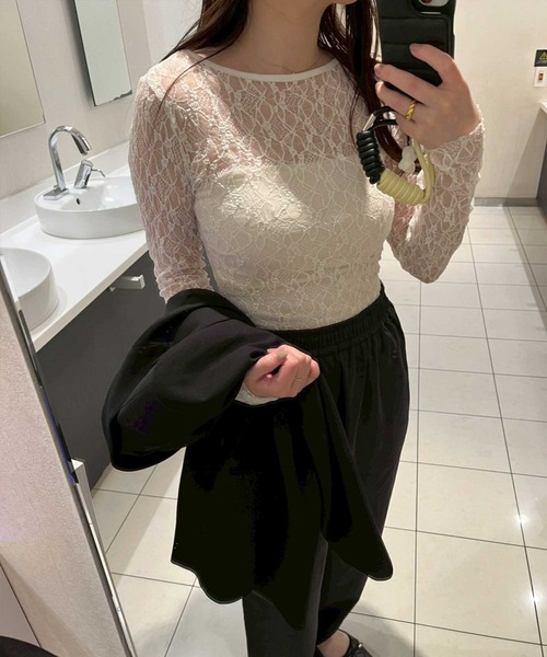 Reurie'（レウリィ）の「レースシアートップス／lace sheer top(ayaka select)長袖 きれいめ シンプル ベーシック モード 韓国（キャミソール・レディース・ホワイト・FREE）」の15枚目の写真