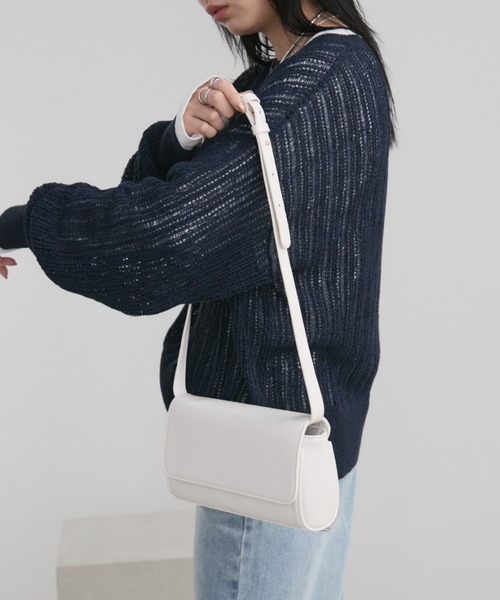 Aunt Marie's(アントマリーズ)の「ロングスクエアフラップショルダーバッグ(ショルダーバッグ・レディース・イエロー/アイボリー/ブラック・FREE)」の9枚目の写真
