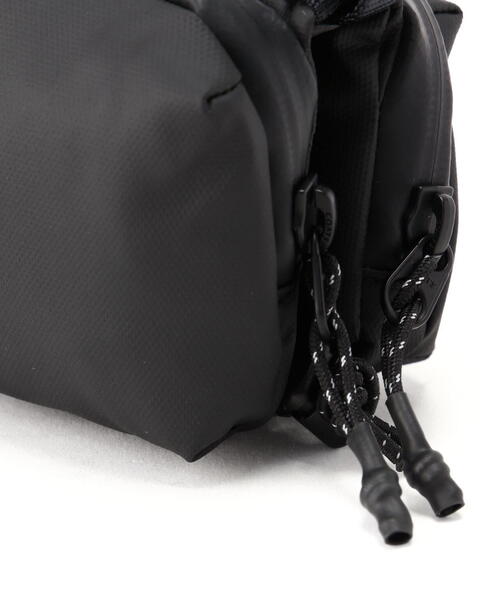 Topologie（トポロジー）の「Topologie/トポロジー  Mini Bottle Sacoche ミニ ボトル サコッシュ【バッグ単体】（ショルダーバッグ・レディース・ブラック/ブルー・F）」の18枚目の写真