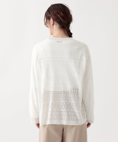 Afternoon Tea（アフタヌーンティー）の「透かし編みVネックカーディガン（カーディガン/ボレロ・レディース・オフホワイト/ベージュ/ネイビー・MEDIUM）」の12枚目の写真