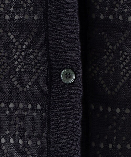 Afternoon Tea（アフタヌーンティー）の「透かし編みVネックカーディガン（カーディガン/ボレロ・レディース・オフホワイト/ベージュ/ネイビー・MEDIUM）」の6枚目の写真