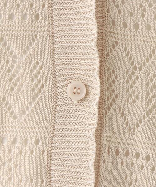 Afternoon Tea（アフタヌーンティー）の「透かし編みVネックカーディガン（カーディガン/ボレロ・レディース・オフホワイト/ベージュ/ネイビー・MEDIUM）」の4枚目の写真