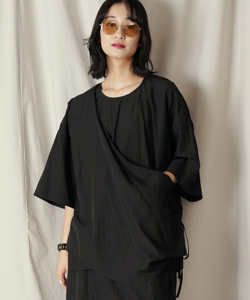 Aphlotus（アプロタス）の「アシンメトリー レイヤード デザイン ドレープ プルオーバー（Tシャツ/カットソー・メンズ・ブラック/ストーン・SMALL/MEDIUM/LARGE）」の2枚目の写真