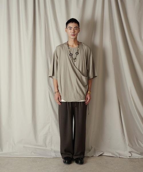 Aphlotus（アプロタス）の「アシンメトリー レイヤード デザイン ドレープ プルオーバー（Tシャツ/カットソー・メンズ・ブラック/ストーン・SMALL/MEDIUM/LARGE）」の8枚目の写真