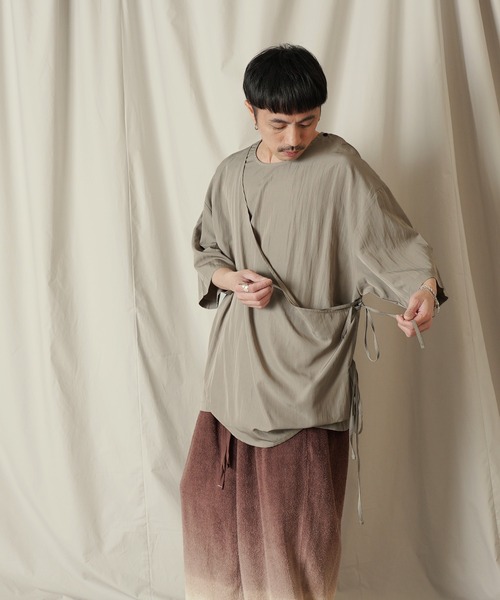 Aphlotus（アプロタス）の「アシンメトリー レイヤード デザイン ドレープ プルオーバー（Tシャツ/カットソー・メンズ・ブラック/ストーン・SMALL/MEDIUM/LARGE）」の11枚目の写真