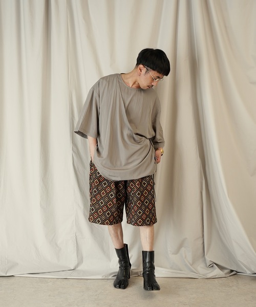 Aphlotus（アプロタス）の「アシンメトリー レイヤード デザイン ドレープ プルオーバー（Tシャツ/カットソー・メンズ・ブラック/ストーン・SMALL/MEDIUM/LARGE）」の16枚目の写真