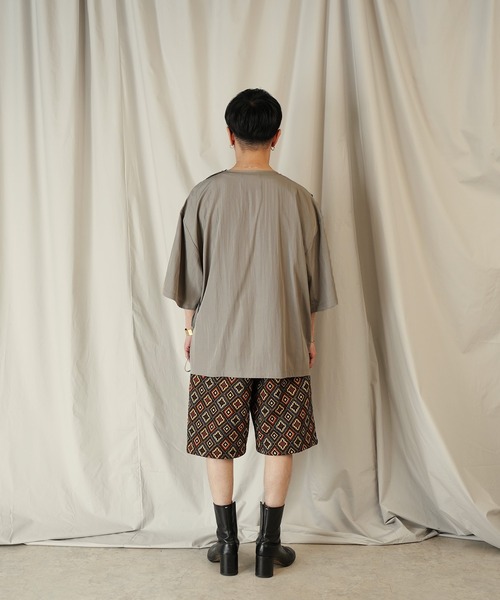 Aphlotus（アプロタス）の「アシンメトリー レイヤード デザイン ドレープ プルオーバー（Tシャツ/カットソー・メンズ・ブラック/ストーン・SMALL/MEDIUM/LARGE）」の19枚目の写真