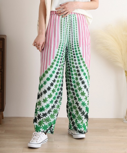 KILKI(キルキー)の「kilki フローイングフラワー柄イージーパンツ(その他パンツ・レディース・A/B・F)」の1枚目の写真