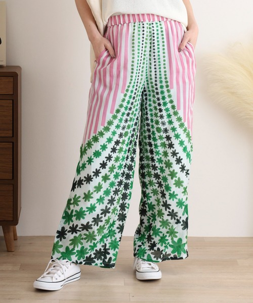 KILKI(キルキー)の「kilki フローイングフラワー柄イージーパンツ(その他パンツ・レディース・A/B・F)」の3枚目の写真