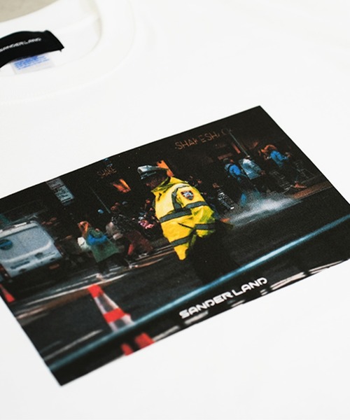 BASIS(ベイシス)の「SANDER LAND 8.2ozオーガニックコットン Yellow Police 半袖Tシャツ(Tシャツ/カットソー・メンズ・ホワイト/ブラック・LARGE/X-LARGE/MEDIUM)」の11枚目の写真