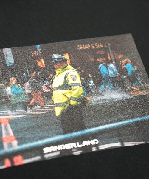 BASIS(ベイシス)の「SANDER LAND 8.2ozオーガニックコットン Yellow Police 半袖Tシャツ(Tシャツ/カットソー・メンズ・ホワイト/ブラック・LARGE/X-LARGE/MEDIUM)」の21枚目の写真