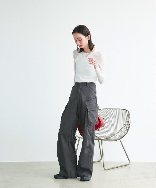 ad thie（アドティエ）の「ルーズシルエット カーゴパンツ（カーゴパンツ・レディース・チャコール・MEDIUM/LARGE）」の11枚目の写真