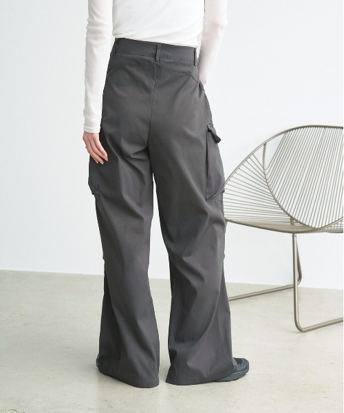 ad thie（アドティエ）の「ルーズシルエット カーゴパンツ（カーゴパンツ・レディース・チャコール・MEDIUM/LARGE）」の15枚目の写真