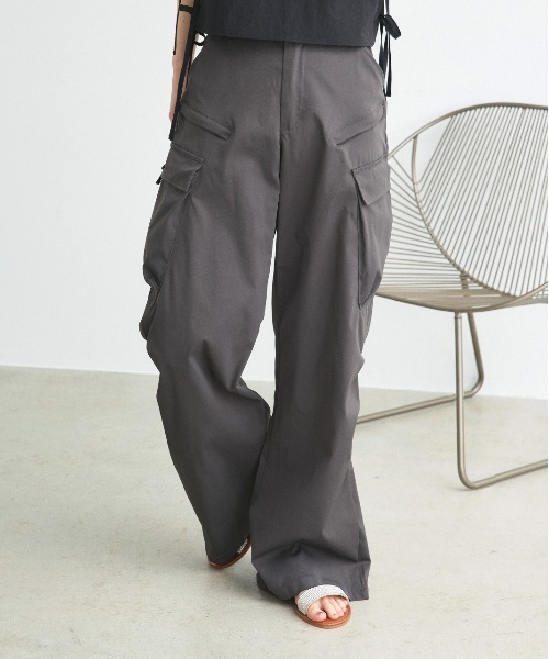 ad thie（アドティエ）の「ルーズシルエット カーゴパンツ（カーゴパンツ・レディース・チャコール・MEDIUM/LARGE）」の19枚目の写真