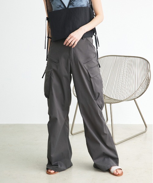 ad thie（アドティエ）の「ルーズシルエット カーゴパンツ（カーゴパンツ・レディース・チャコール・MEDIUM/LARGE）」の21枚目の写真