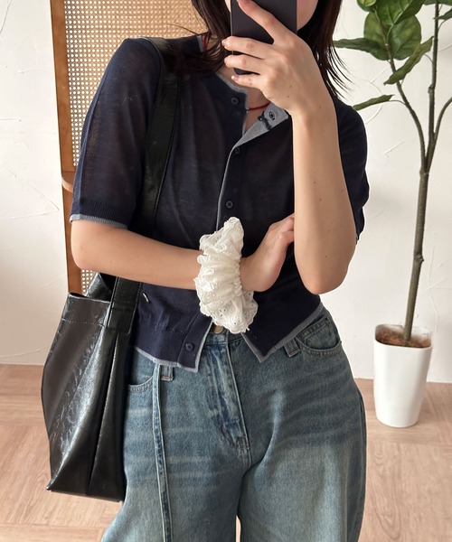 MUHET（ミュエータ）の「two-tone sheer crew neck cardigan / シアーバイカラークルーネックカーディガン（カーディガン/ボレロ・レディース・グレー/アイボリー/ベージュ/ネイビー/ライトグリーン・FREE）」の8枚目の写真