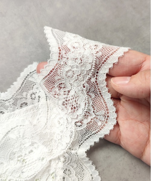 ad thie（アドティエ）の「ショルダーレース切り替え 花柄キャミソール（キャミソール・レディース・オートミール/アイボリー/オフホワイト・FREE）」の14枚目の写真