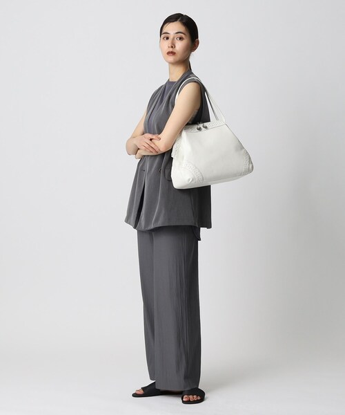 HIROKO HAYASHI(ヒロコハヤシ)の「VELENO(ヴェレーノ)ボストンバッグ(ボストンバッグ・レディース・ホワイト/ネイビー・00)」の22枚目の写真