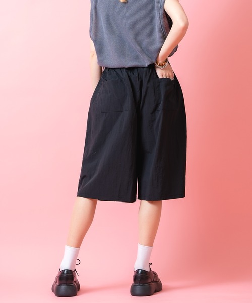 a.p.o.v.(エーピーオービー)の「a.p.o.v. コードロングベルトマットポリスーパーワイドハーフパンツ(その他パンツ・メンズ・グレー/ブラック・ONESIZE)」の4枚目の写真