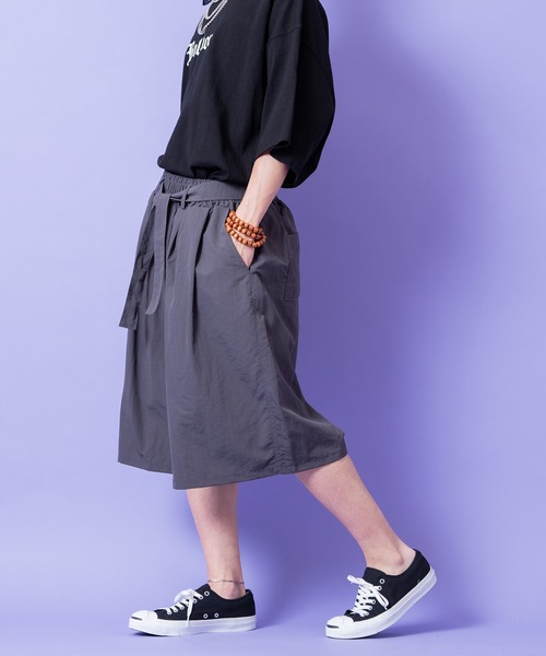 a.p.o.v.(エーピーオービー)の「a.p.o.v. コードロングベルトマットポリスーパーワイドハーフパンツ(その他パンツ・メンズ・グレー/ブラック・ONESIZE)」の6枚目の写真