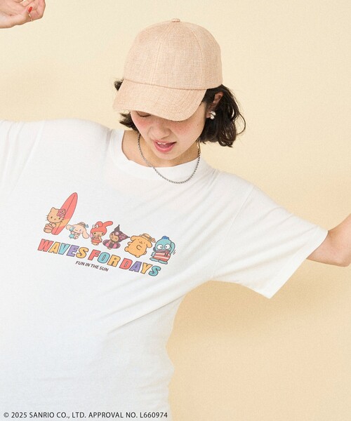 FREAK'S STORE(フリークスストア)の「SANRIO/サンリオ SANRIO 'HELLO KITTY' SUMMER キャラクターTシャツ/ハローキティ サマーキャラクタープリントTシャツ(Tシャツ/カットソー・レディース・チャコール/オフホワイト・フリ-)」の7枚目の写真