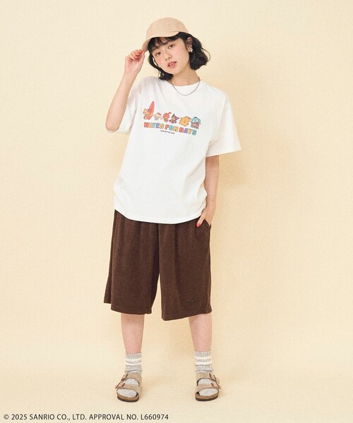 FREAK'S STORE(フリークスストア)の「SANRIO/サンリオ SANRIO 'HELLO KITTY' SUMMER キャラクターTシャツ/ハローキティ サマーキャラクタープリントTシャツ(Tシャツ/カットソー・レディース・チャコール/オフホワイト・フリ-)」の11枚目の写真