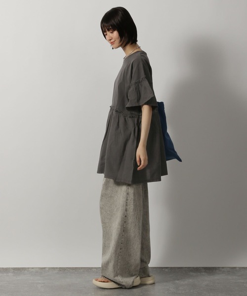 LAKOLE（ラコレ）の「ピグメント切替チュニック / 574690（チュニック・レディース・チャコール/イエロー/ピンク系その他/アイボリー・FREE）」の6枚目の写真